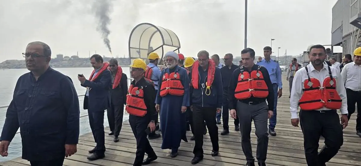 سفر برخی نمایندگان به جزیره خارک/ تصاویر

