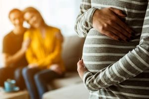 در تولدهای رحم اجاره‌ای جنین از لحاظ ژنتیکی متعلق به پدر و مادر خودش است/ هر زن فقط 2 بار می‌تواند رحمش را اجاره بدهد