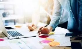 نسل Z؛ از بحران گریخت، در بحران فرود آمد