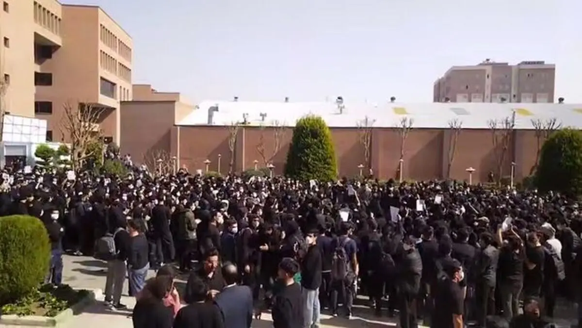 اخطار انضباطی دانشگاه شریف و بهشتی به دانشجویان شرکت‌کننده در تجمعات روزهای اخیر/ ارسال پیامک هایی تهدیدآمیز به دانشجویان/ تصاویر