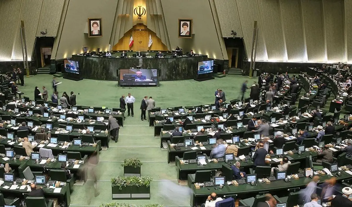 مخالفت مجلس با پلکانی شدن افزایش حقوق در سال آینده