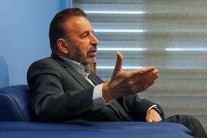 اداره کشور با بیانیه خوانی، رجز خوانی و شعار ممکن نیست