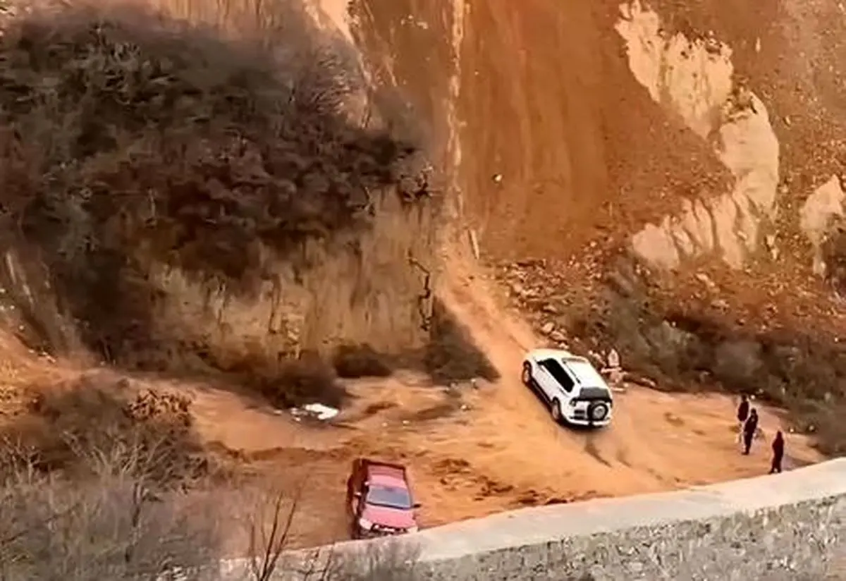 قدرت حیرت انگیز لندکروز در بالا رفتن از سراشیبی تند/ ویدئو