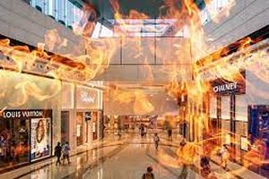 آتش سوزی گسترده مرکز خرید در کالیفرنیا/ ویدئو