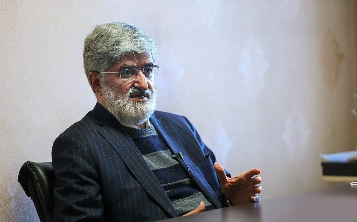علی مطهری در پاسخ به ولایتی: از ژست انقلابی‌گری دست برداریم/ سیاست متوازن میان غرب و شرق برقرار کنیم تا به هیچ کدام باج ندهیم
