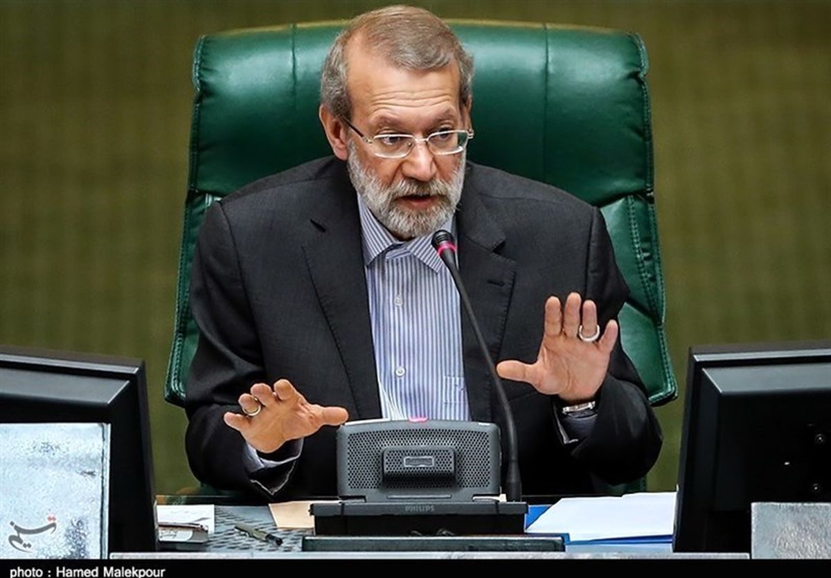 لاریجانی: مجلس تصمیمی درباره سهمیه‌بندی بنزین نگرفته است