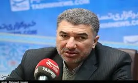 سخنگوی حزب اعتمادملی: شریعتمداری برای حمایت از روحانی به اصلاح‌طلبان التماس میکرد/روحانی را حصر کرده‌اند