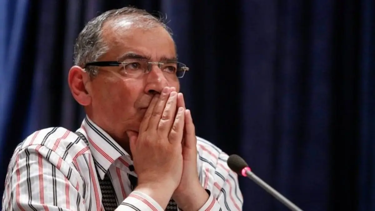 توییت کنایی صادق زیباکلام در مورد اخبار ٢٠:٣٠ +عکس