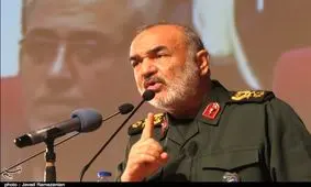سردار سلامی: قدرت دفاعی ایران سیال و پایان‌ناپذیر است