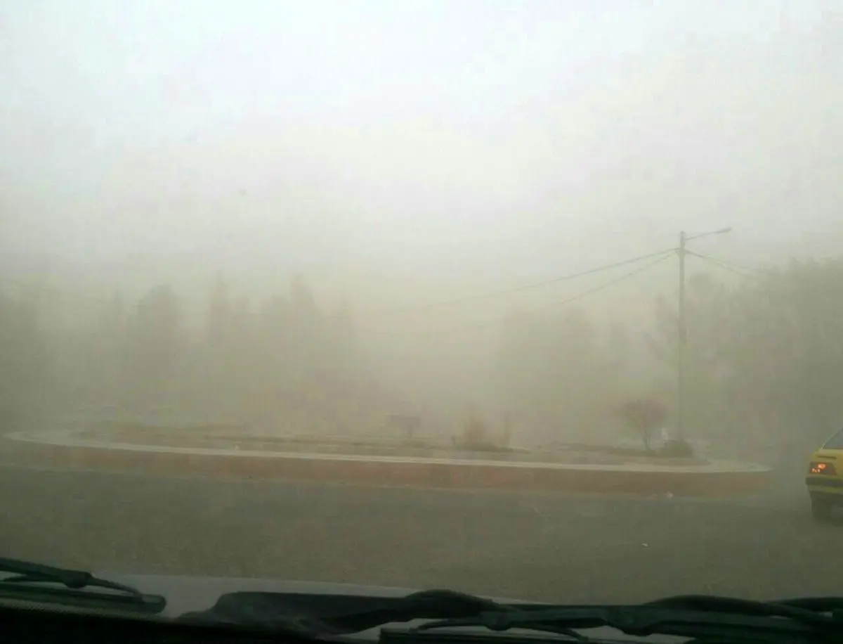 طوفان شن با سرعت ۸۰ کیلومتر بر ساعت زاهدان را در نوردید