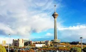 ماجرای برج میلاد بیخ پیدا کرد/افشای ترک شیشه آسانسور و تجمع آب در پی برج