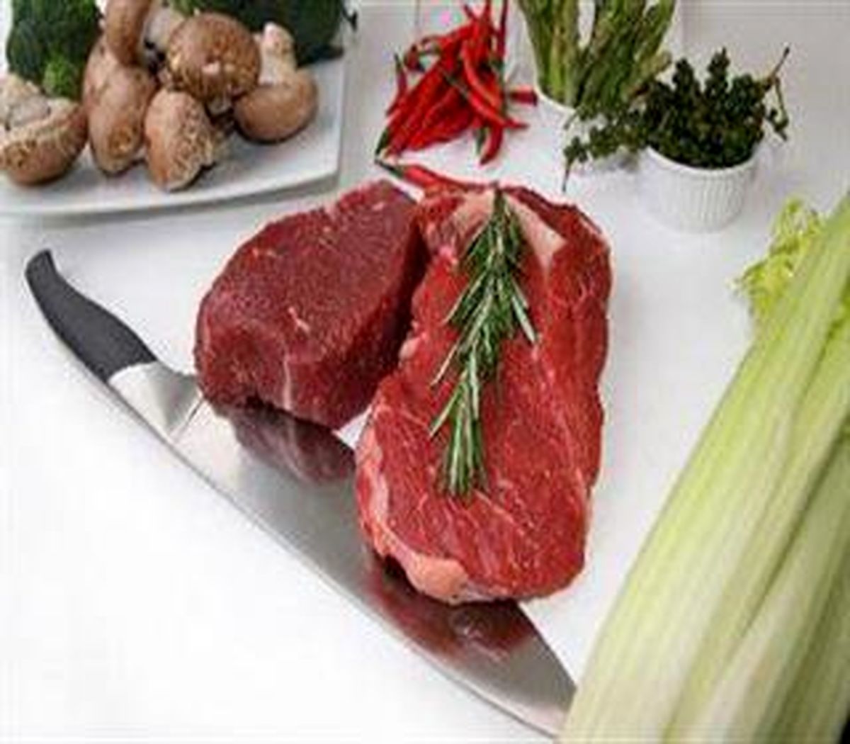 اگر گوشت قرمز نمیخورید ۸ توصیه غذایی را جدی بگیرید