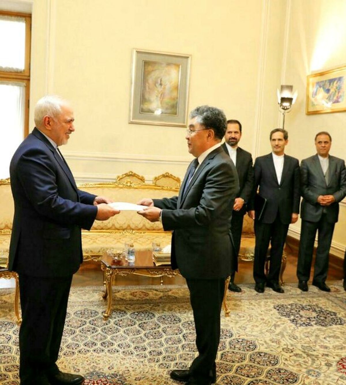 سفرای جدید قزاقستان و کرواسی استوارنامههای خود را تقدیم ظریف کردند