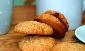 طرز تهیه‌ بیسکویت عسلی