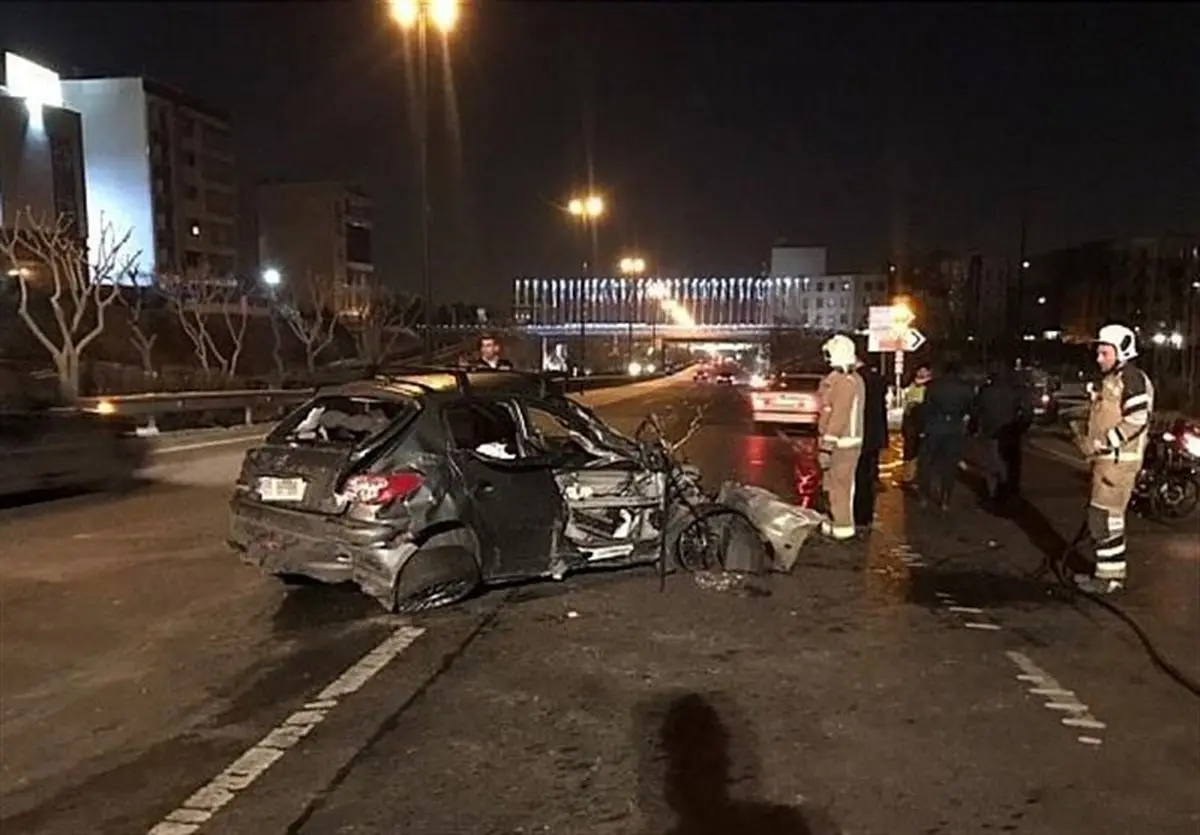 برخورد مرگبار پژو ۲۰۶ با گاردیل در بزرگراه یادگار امام + تصاویر