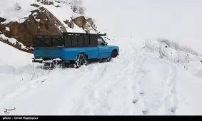 برف گردنه «گله بادوش»لرستان را مسدود کرد