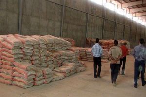 کشف انبار برنج‌های قاچاق در بندر امام خمینی