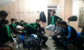 بزن‌بزن تماشاگران، بازیکنان و کادر فنی!