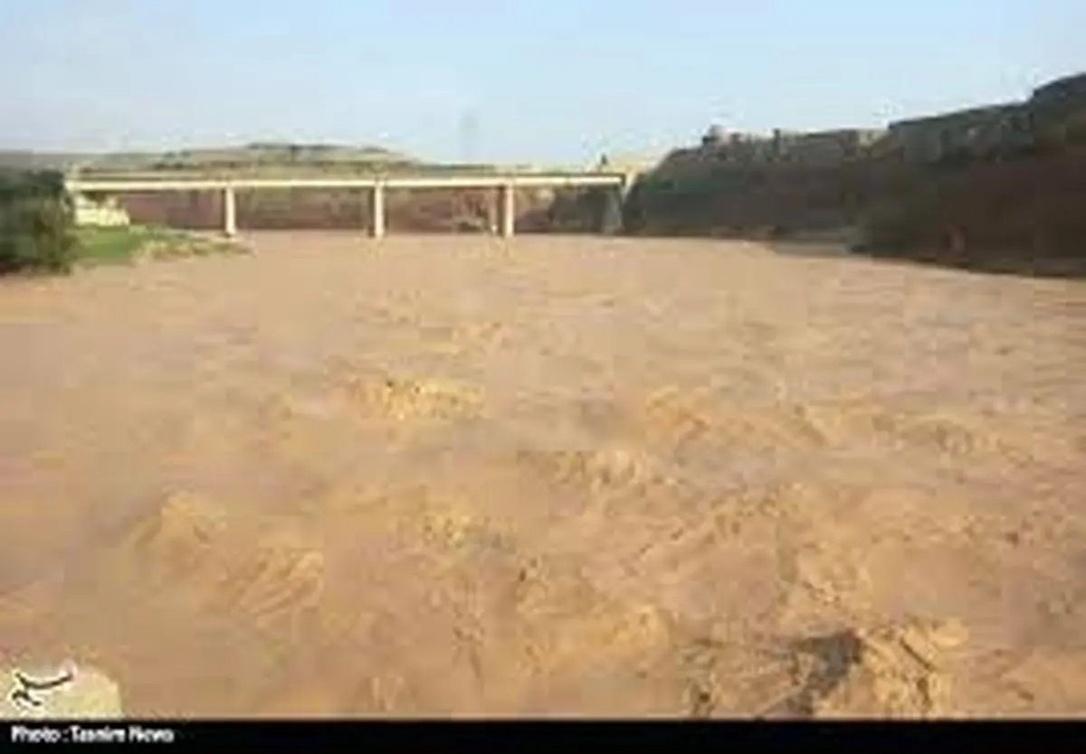 به راه افتادن سیل نفت در خوزستان