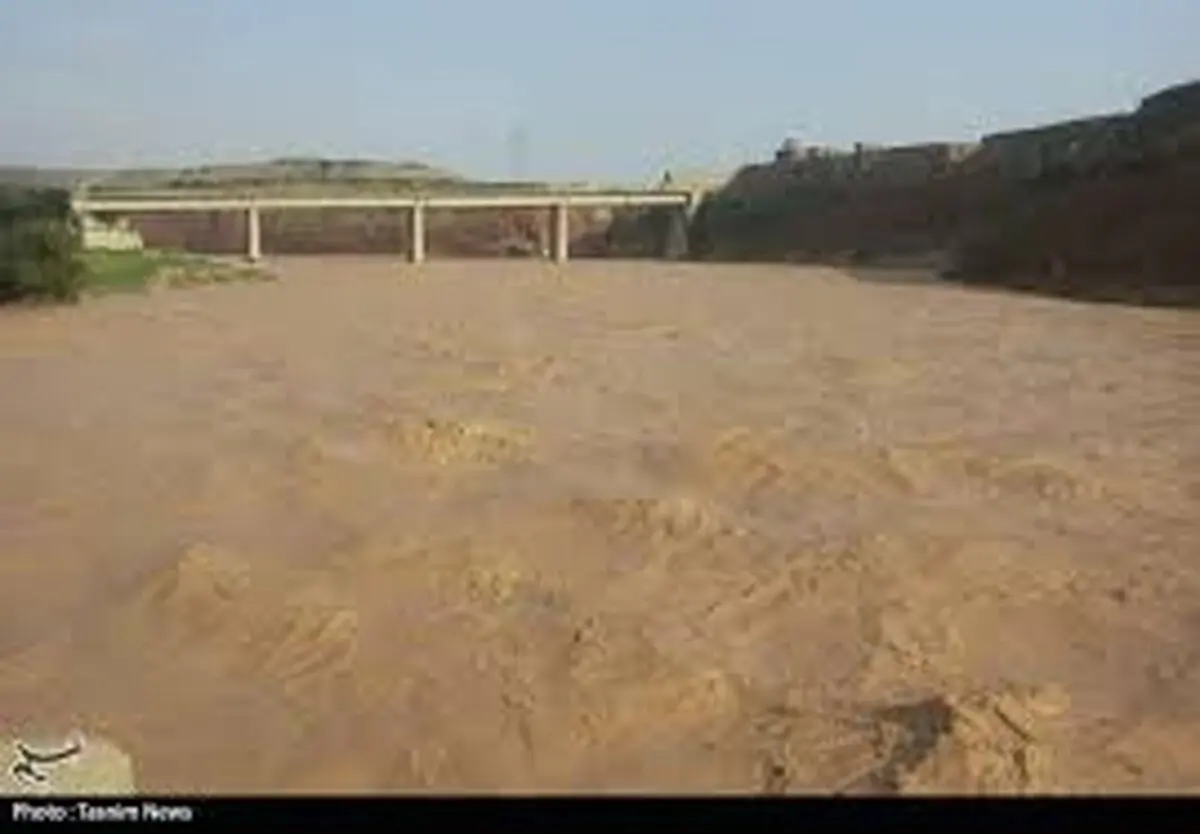 به راه افتادن سیل نفت در خوزستان