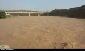 به راه افتادن سیل نفت در خوزستان