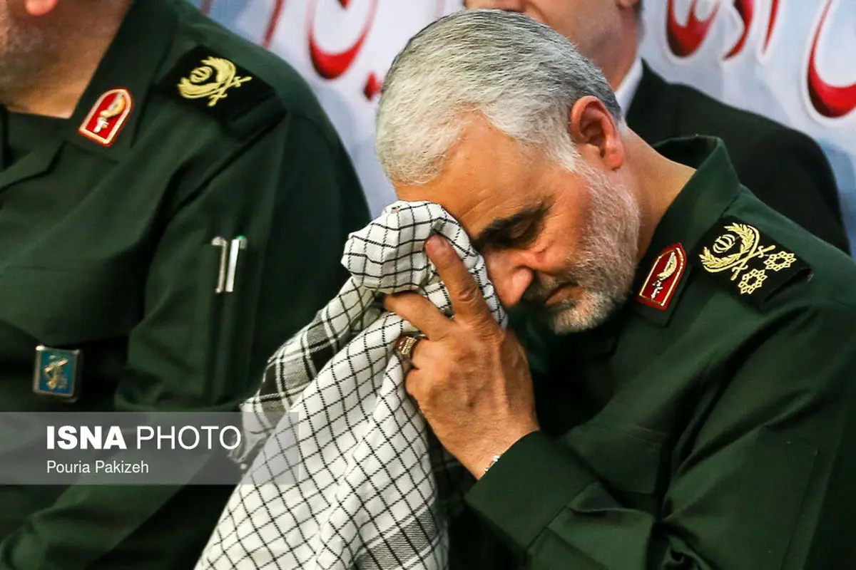 فیلم تکان‌دهنده از سردار سلیمانی در وصف اشعار مادر یک شهید