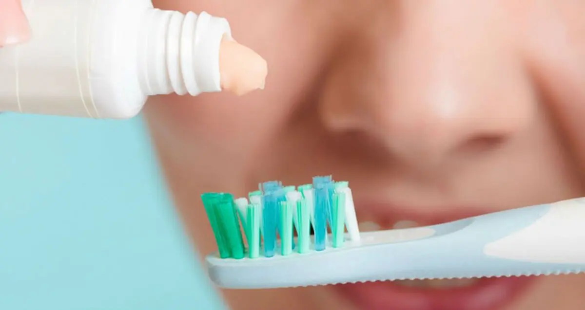 آموزش روش صحیح مسواک زدن