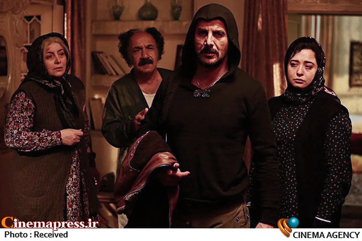 نویسنده درخونگاه: فیلمنامه حاوی نشانه‌های زیادی است