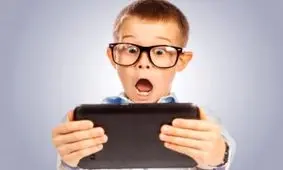 پسر 9 ساله ام فیلم مبتذل دیده است، چگونه او را توجیح کنم؟