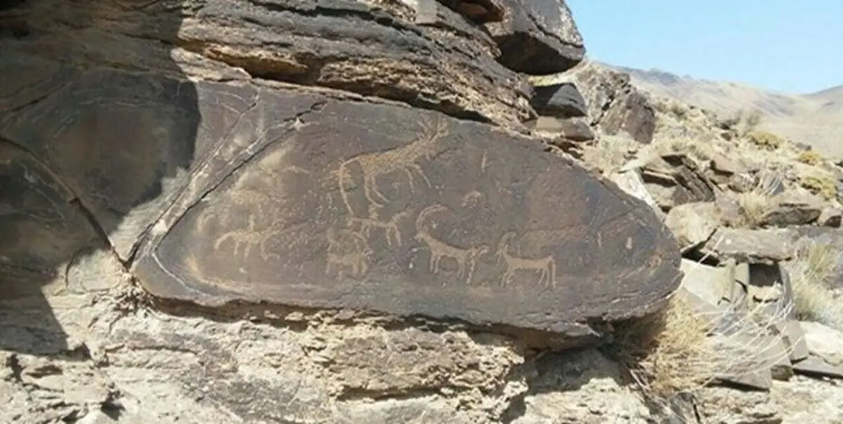 کشف سنگ‌نگاره‌های تاریخی در اطراف اردستان
