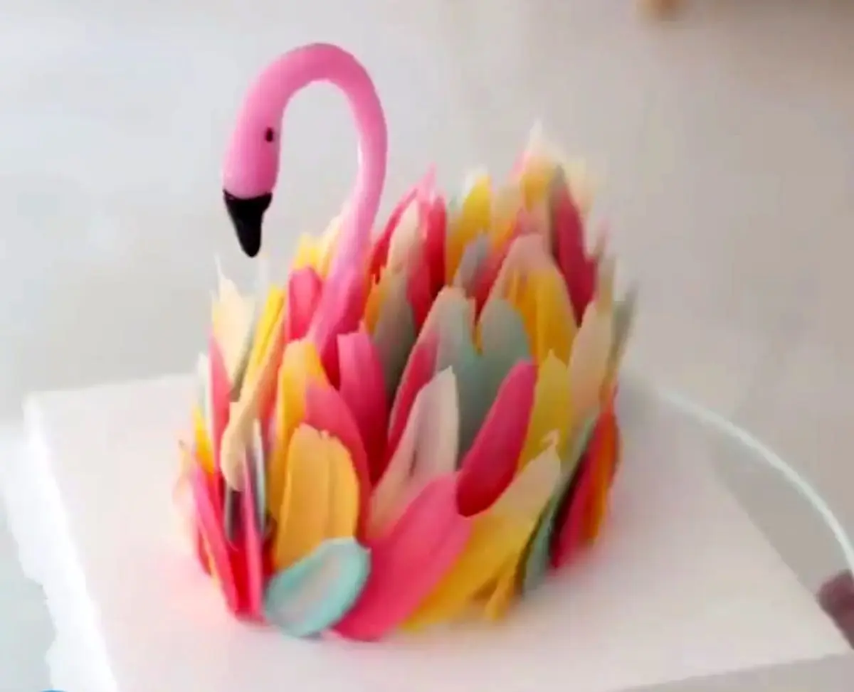 تزئین کیک به شکل پرنده