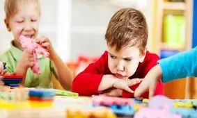 مادران شاغل ساعت کاری خود را کاهش دهند