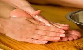 چالش 30 شب روغن زدن به کف پا شب یازدهم
