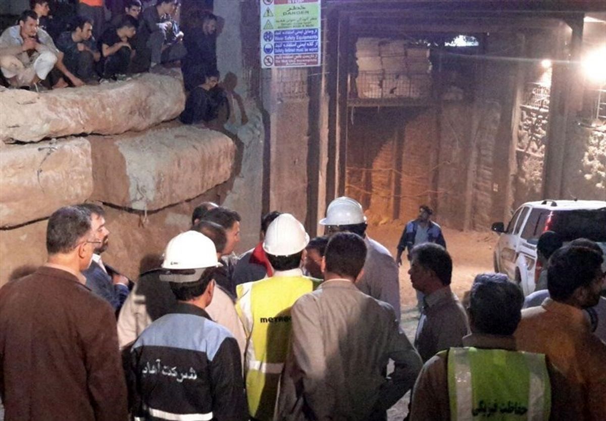 مدرنترین تجهیزات آتشنشانی در حادثه مترو قم بهکارگیری شد