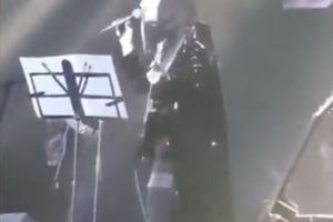 ویدئو/تک‌خوانی یک زن در کنسرت حمید عسگری
