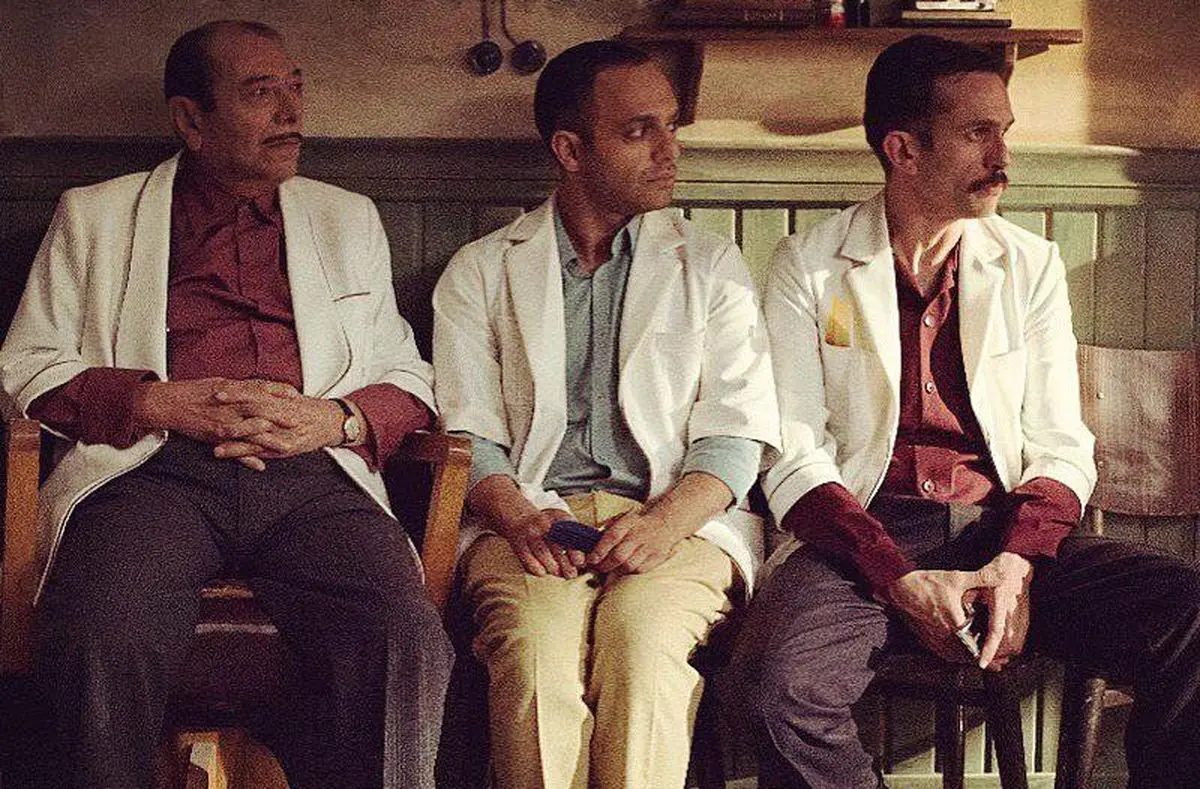 ویدئو/ ورود بازیگران فیلم «مسخره باز» به مراسم فتوکال