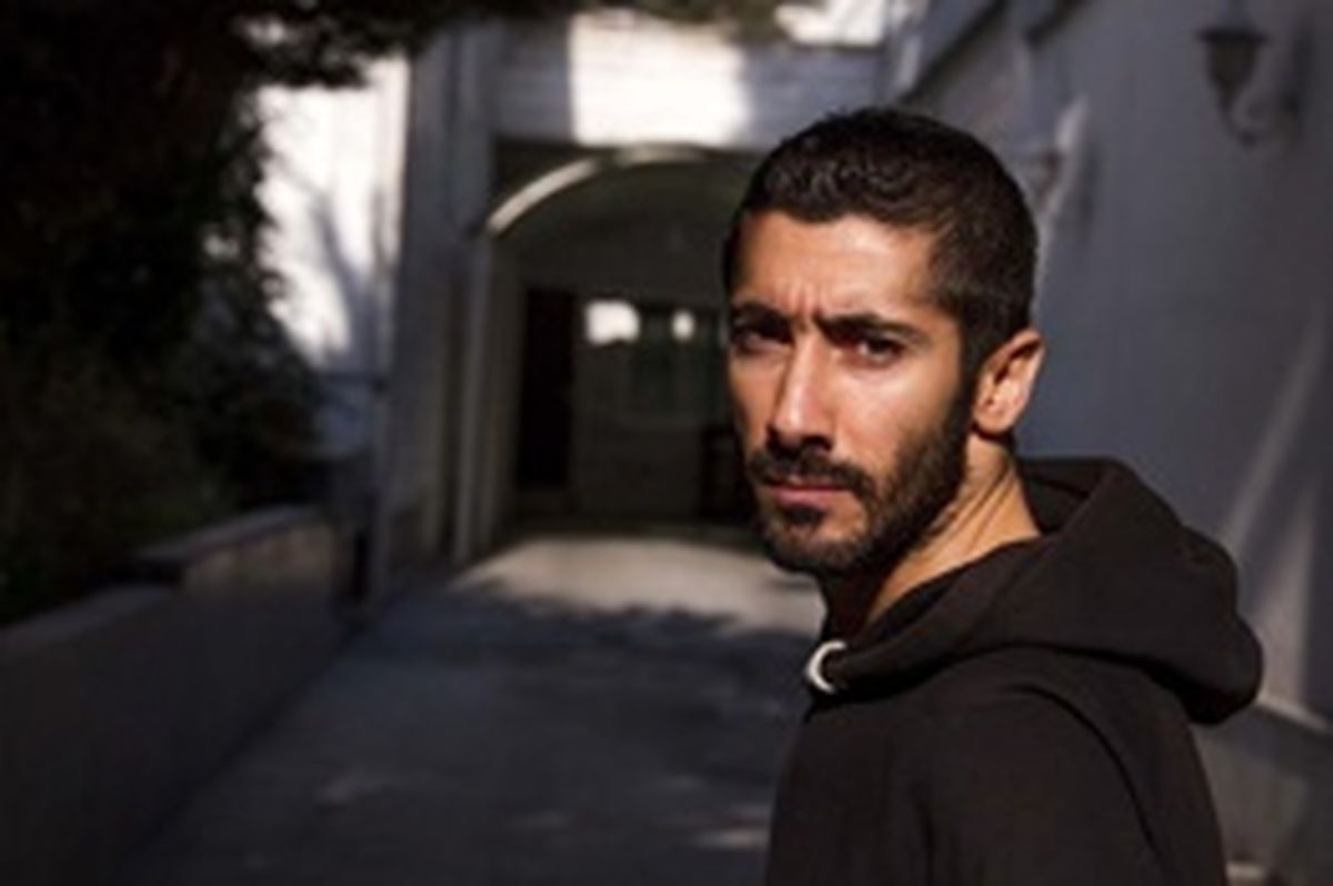 هنرمندی که از خط‌‌شکنی و رفتن روی میدان مین می‌‌گوید/ یاسر خاسب: در خاوران مزاحم نداریم