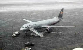 برقراری پروازهای فرودگاه تبریز با وجود بارش برف