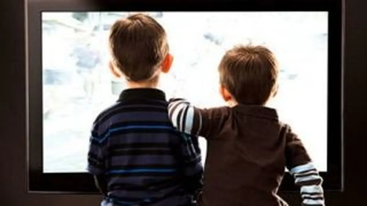 عوارض تماشای زیاد تلویزیون در کودکان