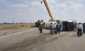 واژگونی تریلی حامل فرآورده‌های نفتی در استان مرکزی