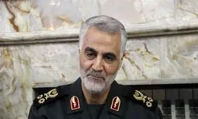 سردار سلیمانی در کنار خلبان شهید هواپیمای حادثه دیده کرج