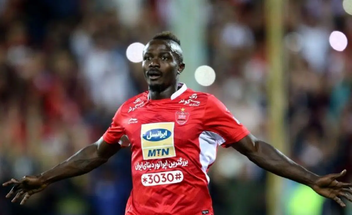 ۳۰۰ هزار دلار می‌گیرم و آبی‌پوش می‌شوم