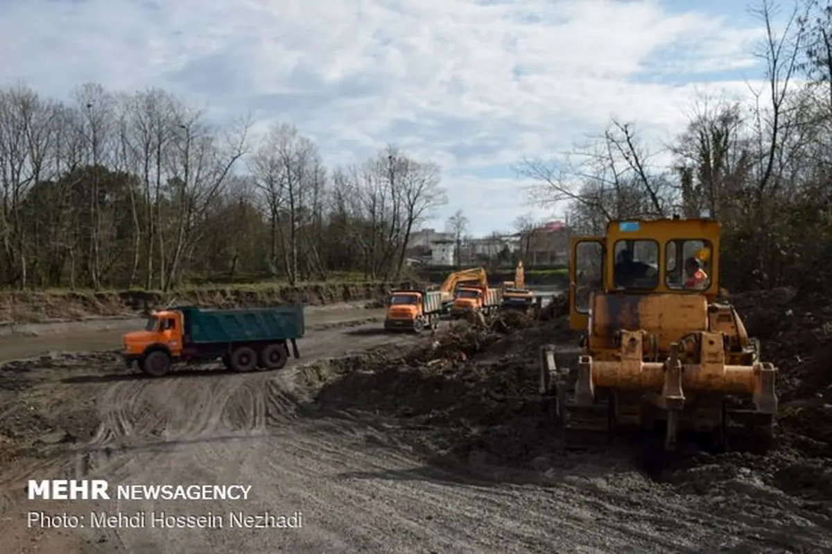 لایروبی رودخانه مرزی آستارا چای