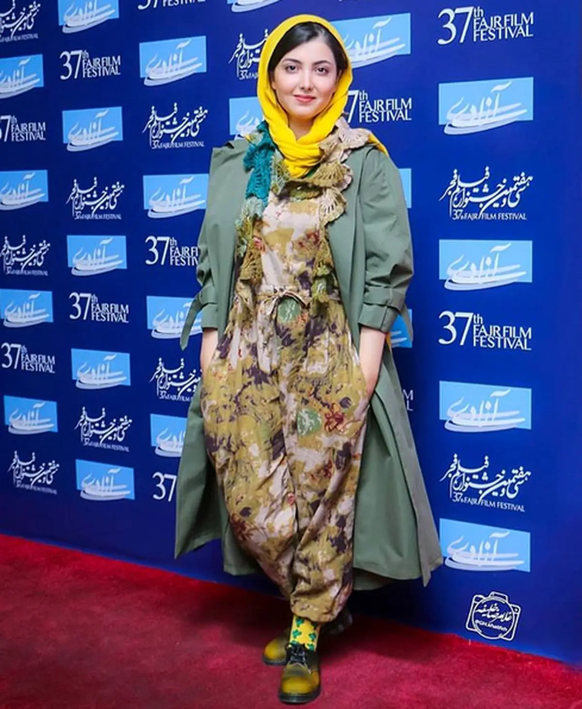 تصاویری از تیپ های عجیب بازیگران در جشنواره فجر