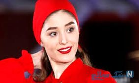 تیپ و بوت‌های حاشیه ساز و گران‌قیمت خانم بازیگر در جشنواره فجر+عکس