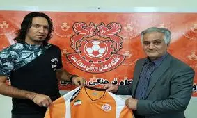 کاپیتان مس در سوگ مادر