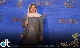 شکار لحظه/بوسه آقای بازیگر بر گونه بازیگر خانم در جشنواره فجر+عکس