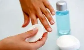 پاک کردن لاک ناخن بدون آستون
