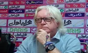 دستبند خاص شفر در نشست خبری