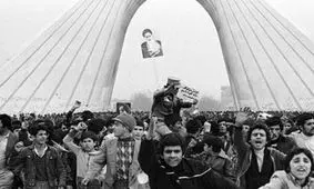 مکان‌های نمادین در انقلابهای مهم را بشناسید/ از برج آزادی در ایران تا باستیل فرانسه و میدان لولو بحرین